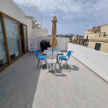 By The Grand Harbour Of Valletta 홈스테이