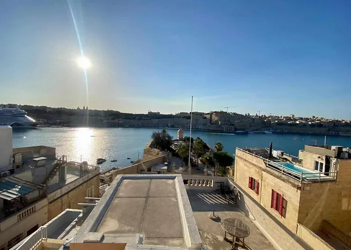 By The Grand Harbour Of Valletta 홈스테이 *